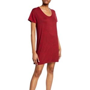 rag & bone Clara Scoop-Neck Short-Sleeve Torqued Tee Dress in Cranberry, Size M